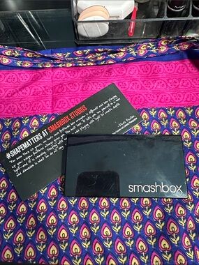 Smashbox Bronzer & Contour Palette in Black with Pink and Purple Accents